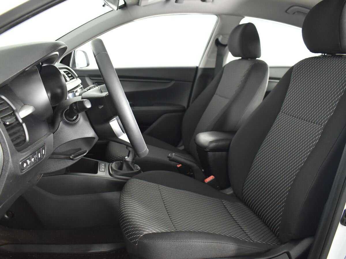 Kia Rio с пробегом — 2019 год. Фото: #7
