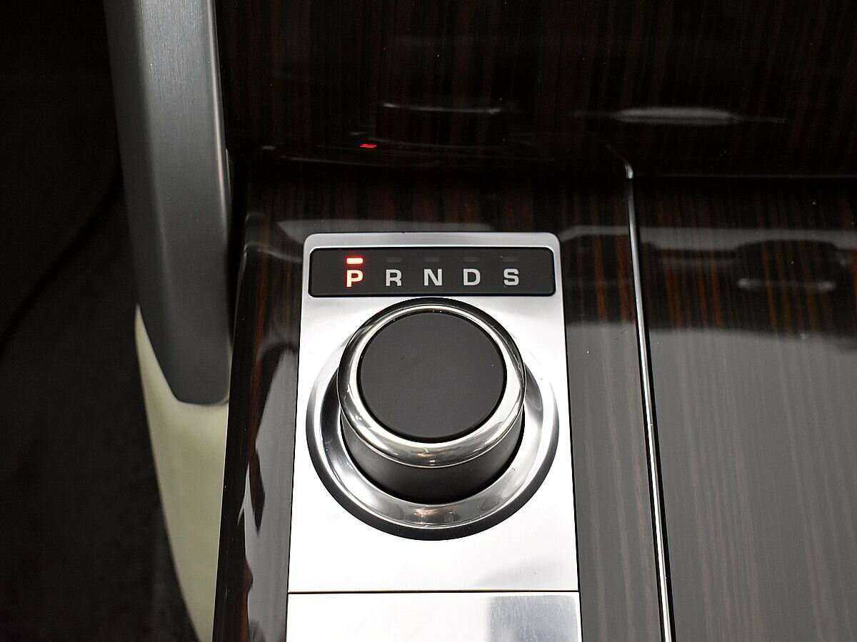 Land Rover Range Rover с пробегом — 2013 год. Фото: #16