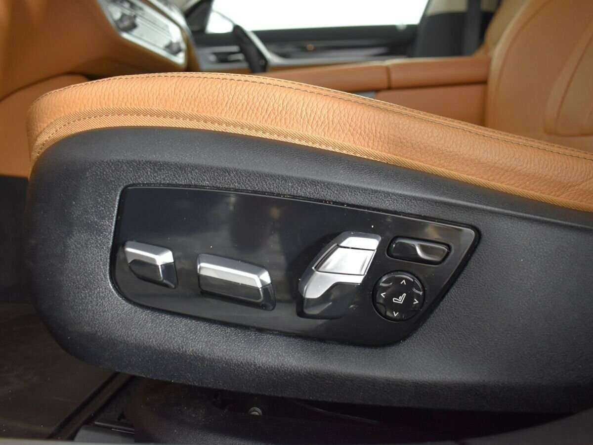 BMW 7 серии с пробегом — 2020 год. Фото: #11