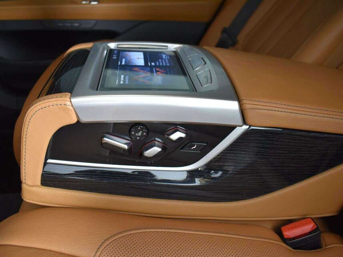 BMW 7 серии с пробегом — 2020 год. Фото: #17