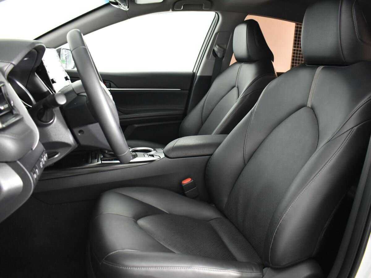 Toyota Camry с пробегом — 2021 год. Фото: #6