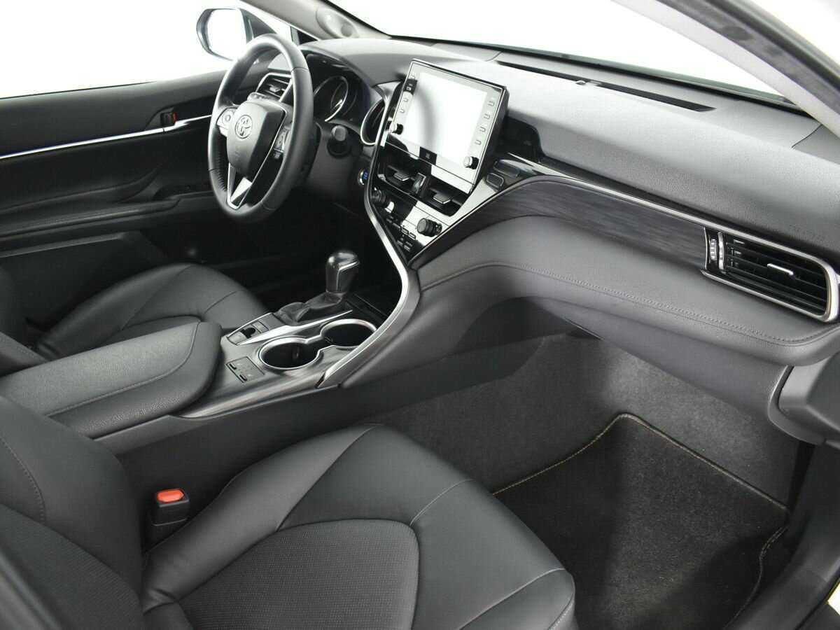 Toyota Camry с пробегом — 2021 год. Фото: #8