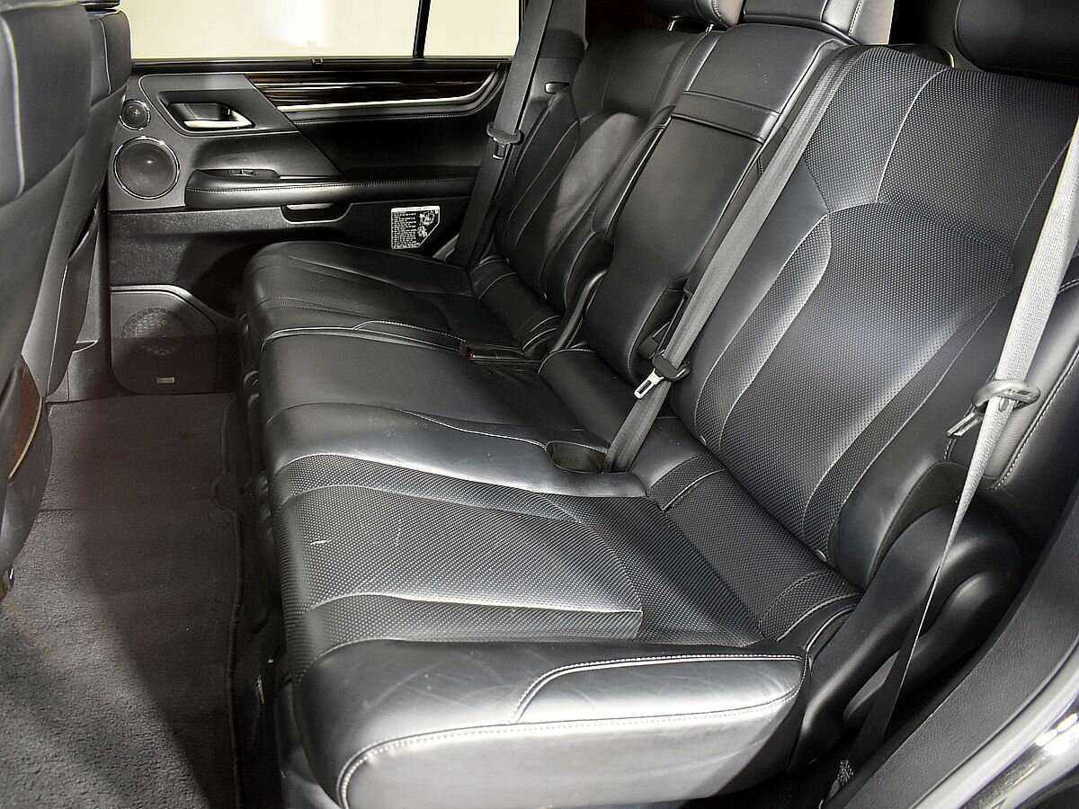 Lexus LX с пробегом — 2016 год. Фото: #10