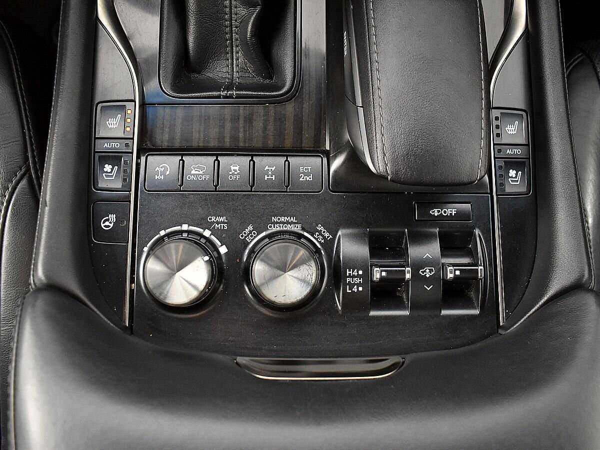 Lexus LX с пробегом — 2016 год. Фото: #18