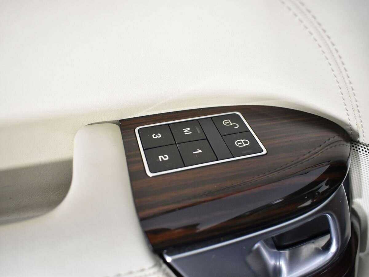 Land Rover Range Rover с пробегом — 2015 год. Фото: #9