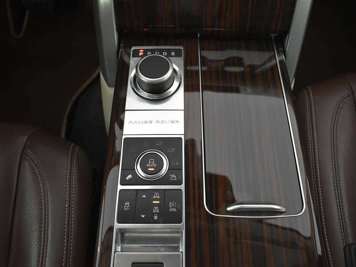 Land Rover Range Rover с пробегом — 2015 год. Фото: #17