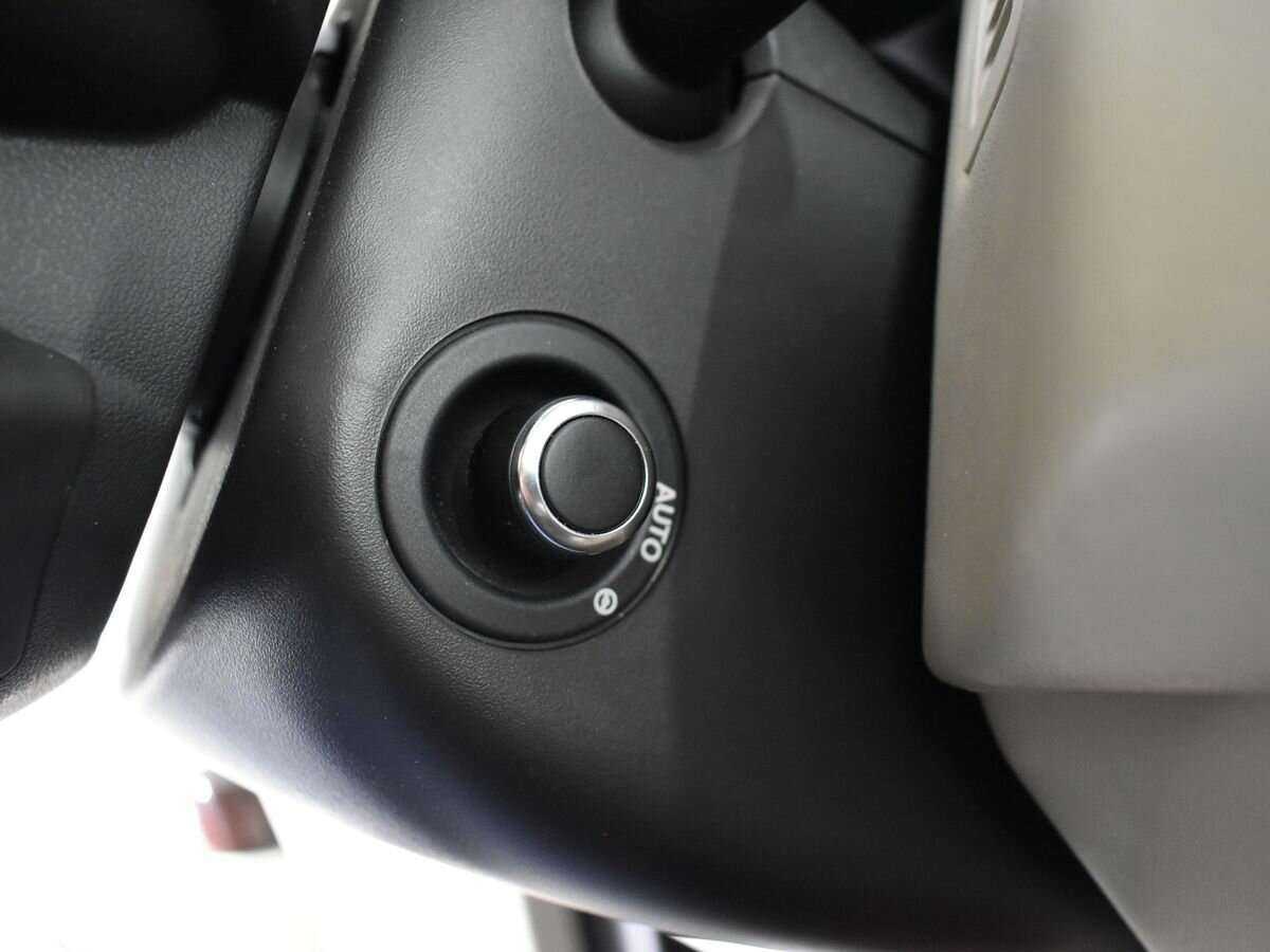 Land Rover Range Rover с пробегом — 2015 год. Фото: #18