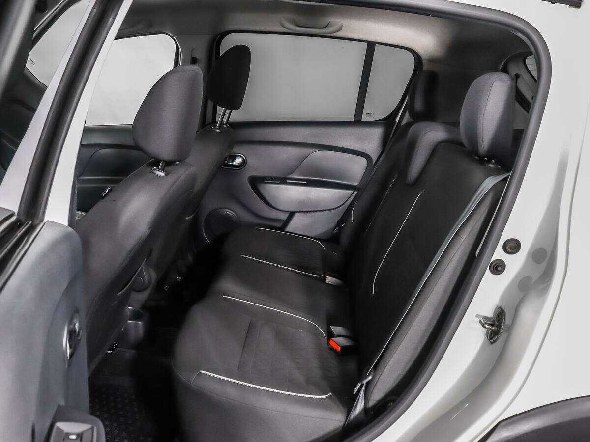 Renault Sandero с пробегом — 2020 год. Фото: #9