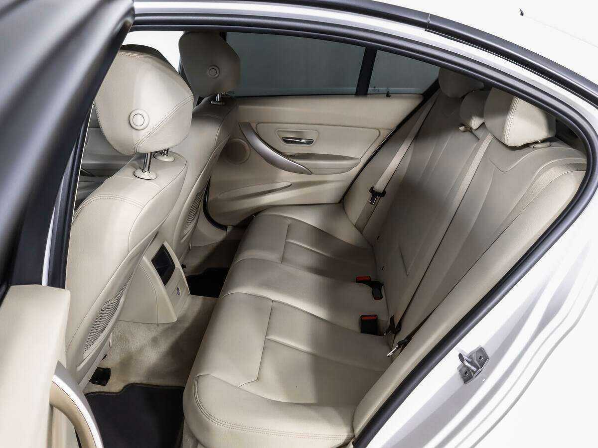 BMW 3 серии с пробегом — 2013 год. Фото: #12