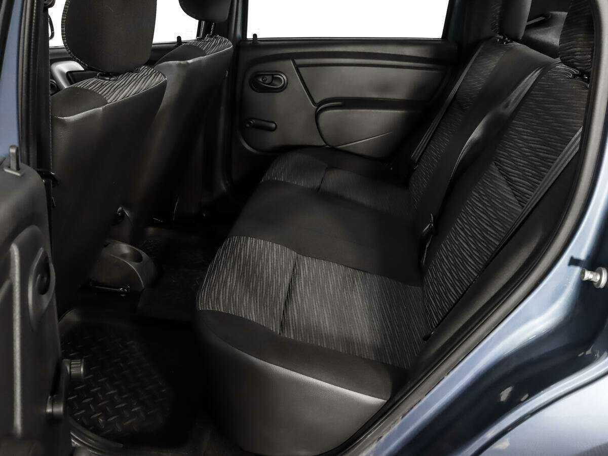 Renault Logan с пробегом — 2011 год. Фото: #9