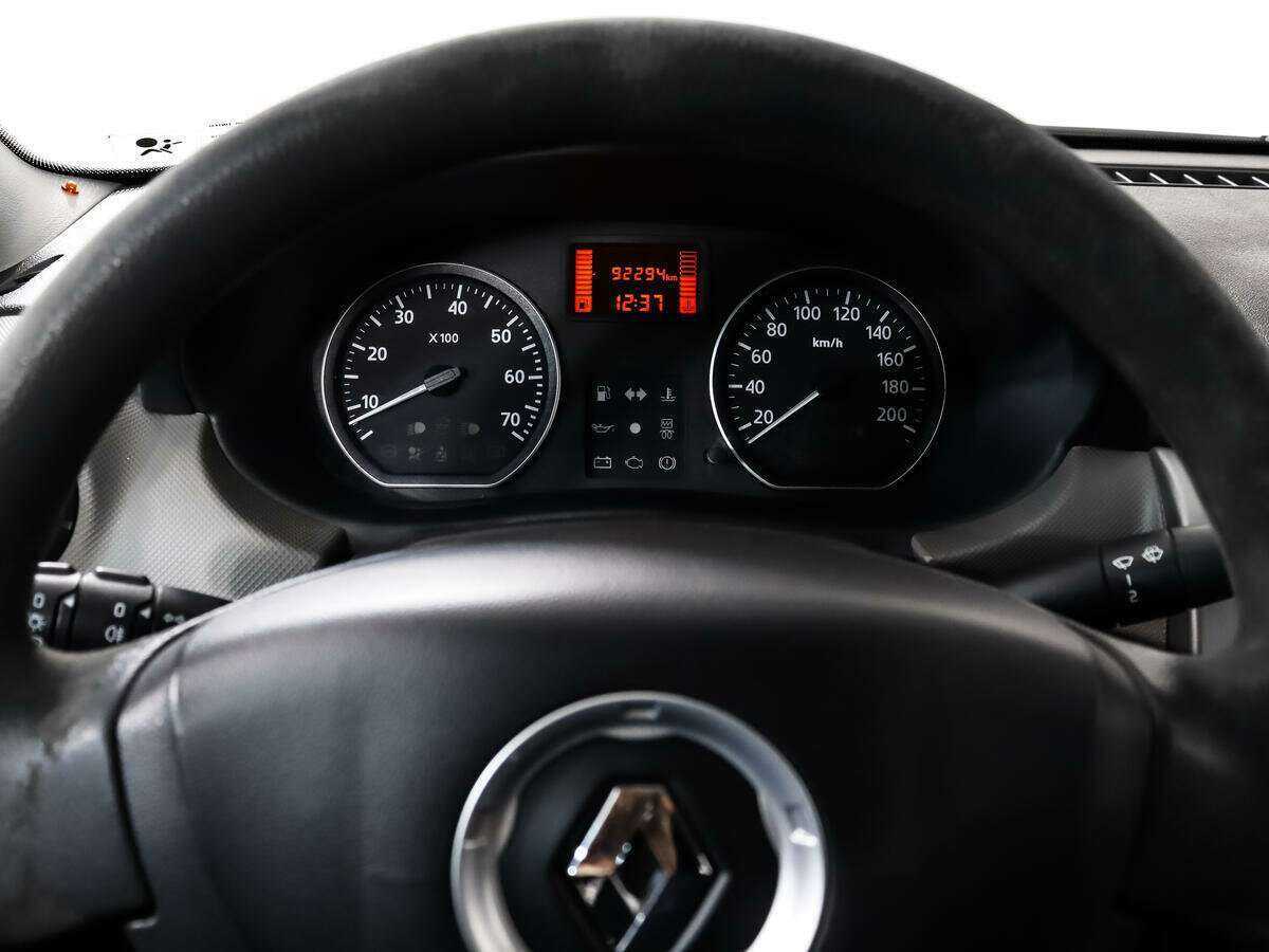 Renault Logan с пробегом — 2011 год. Фото: #14