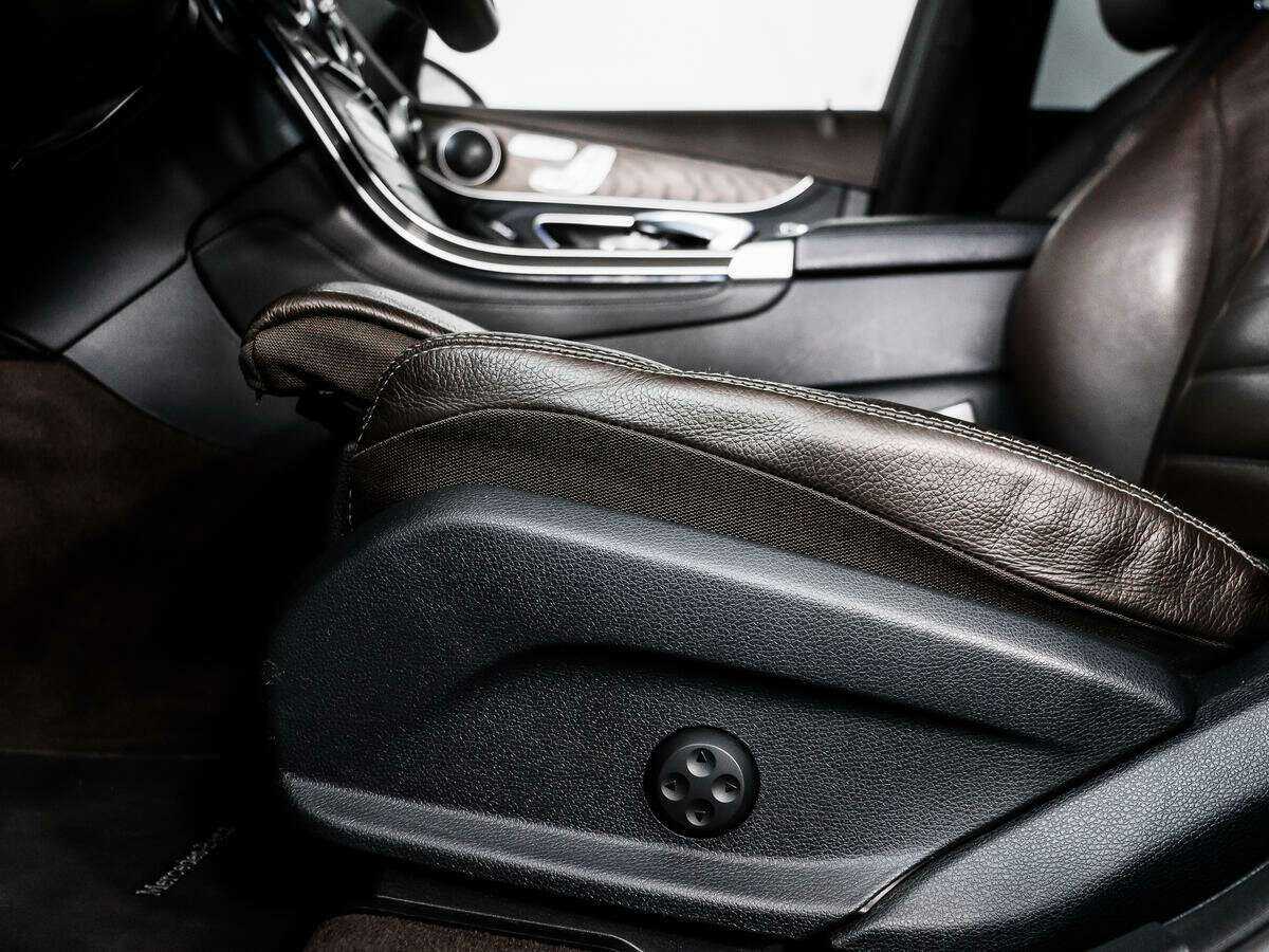 Mercedes-Benz GLC с пробегом — 2015 год. Фото: #10