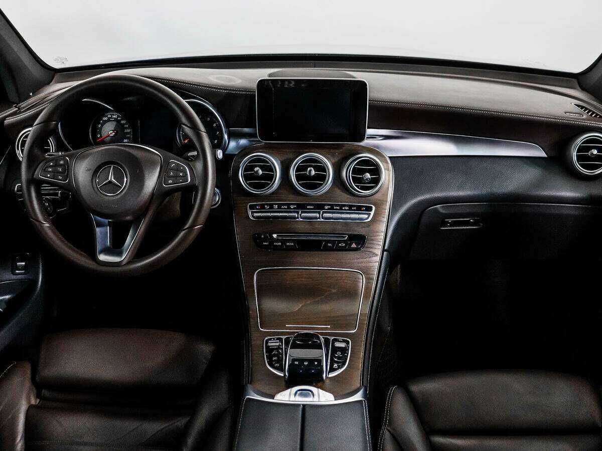 Mercedes-Benz GLC с пробегом — 2015 год. Фото: #15