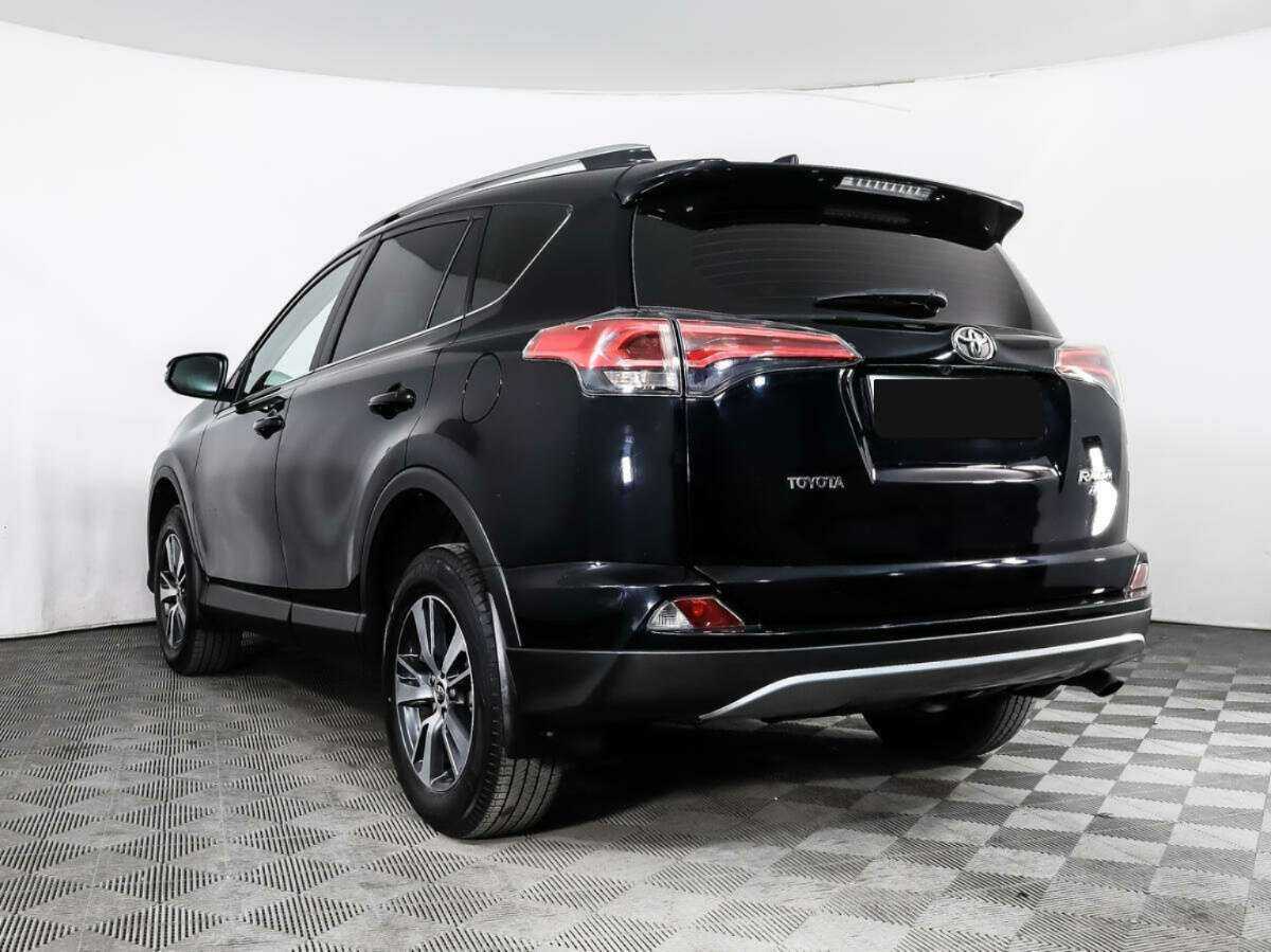 Toyota RAV4 с пробегом — 2016 год. Фото: #5