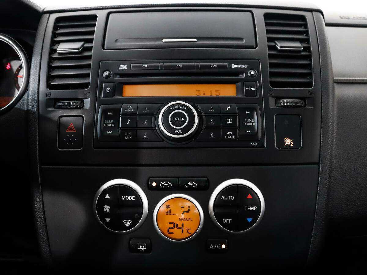 Nissan Tiida с пробегом — 2008 год. Фото: #10