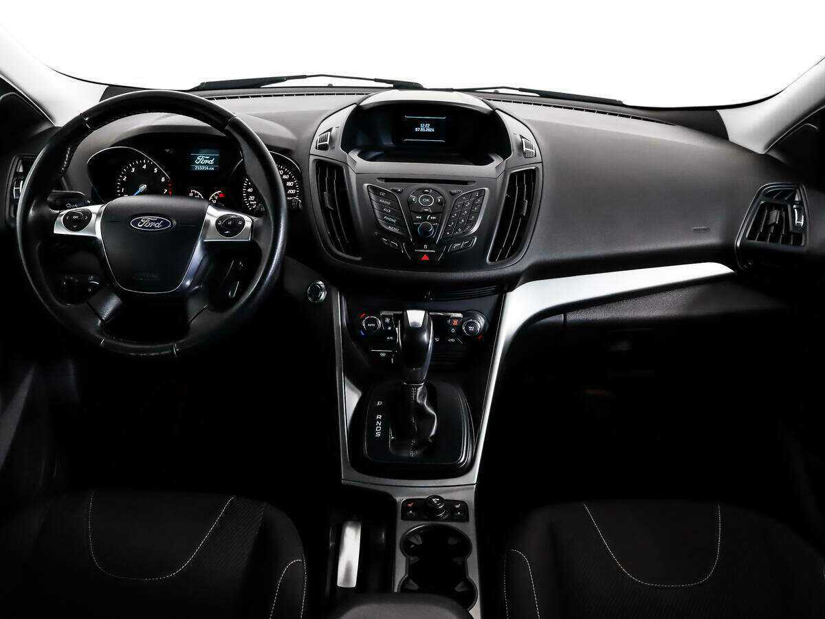 Ford Kuga с пробегом — 2014 год. Фото: #12