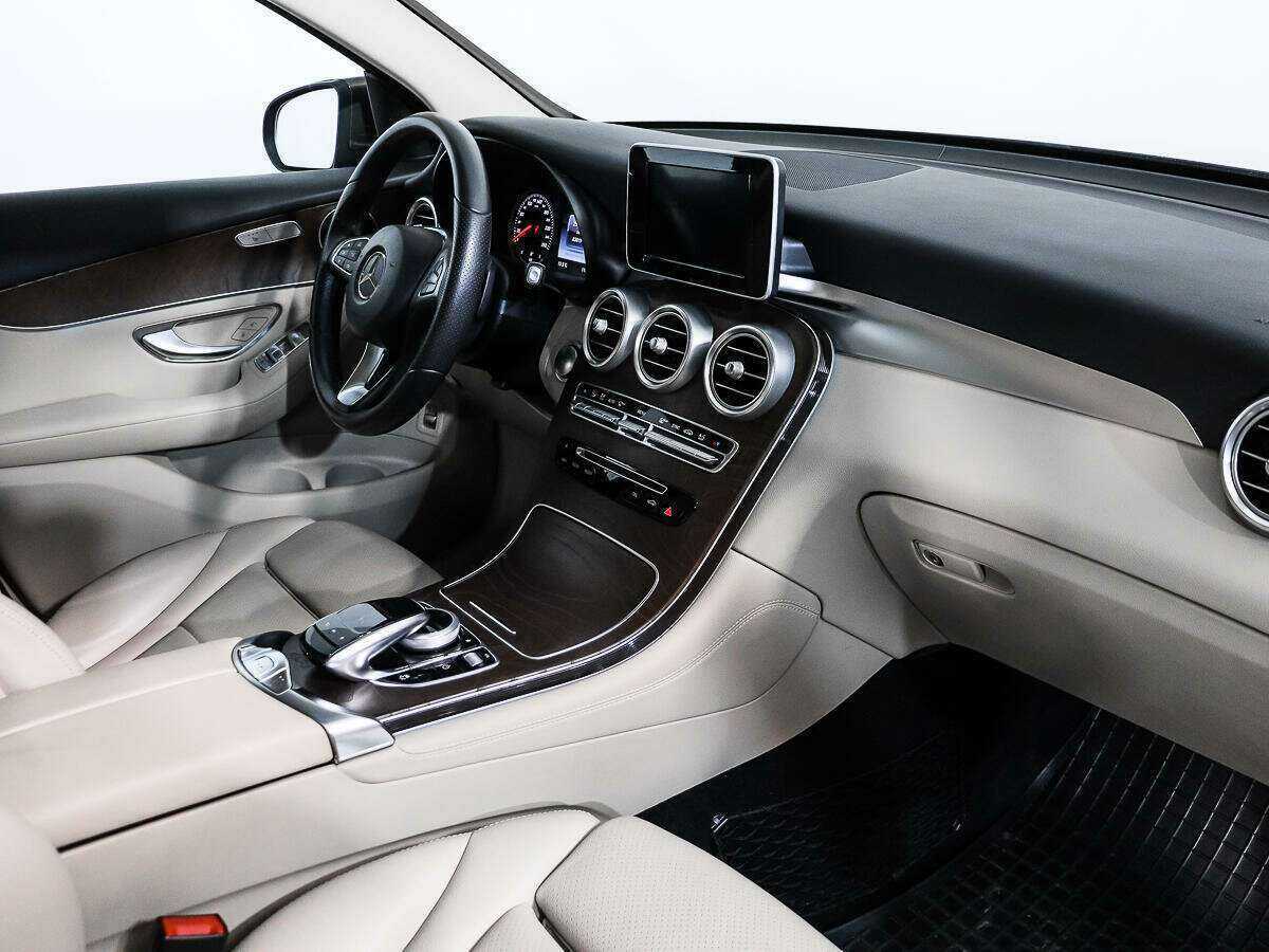 Mercedes-Benz GLC с пробегом — 2017 год. Фото: #13