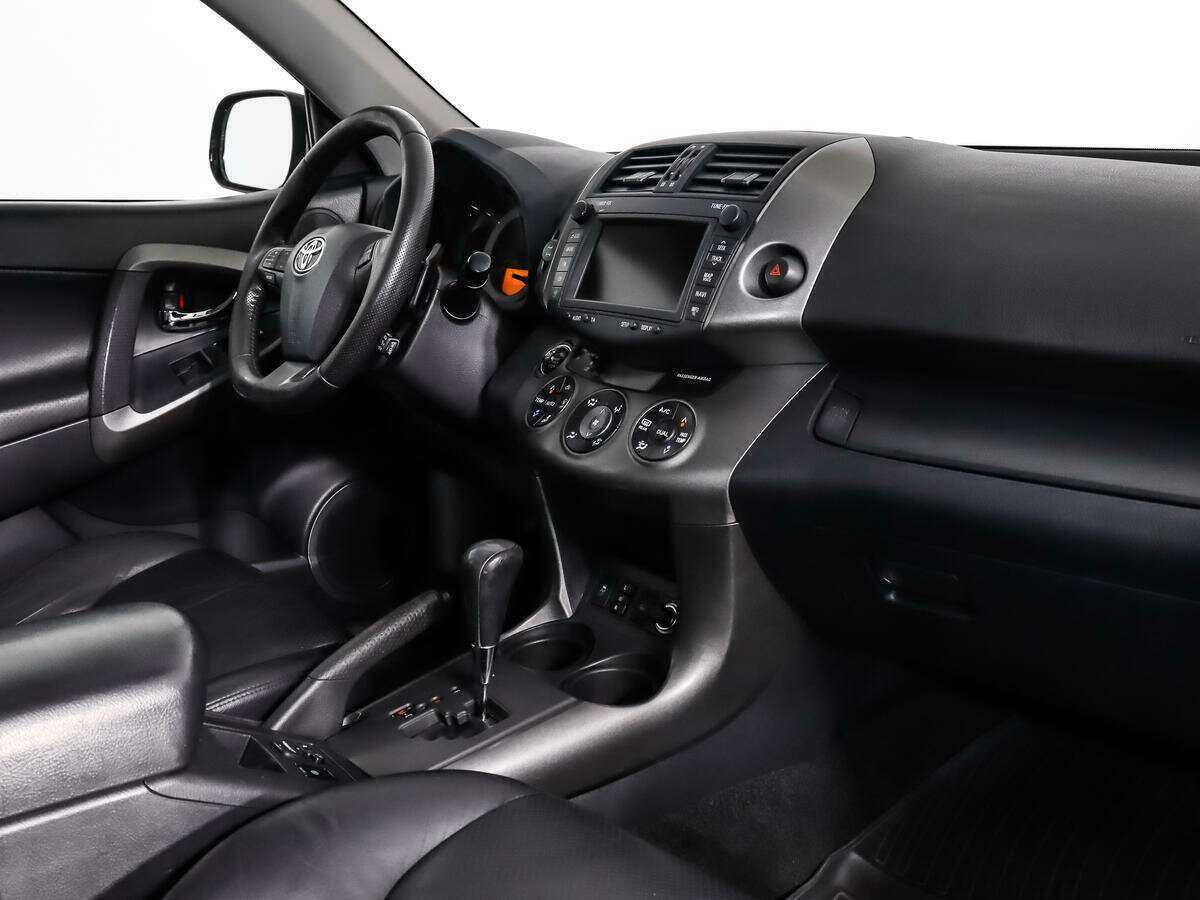 Toyota RAV4 с пробегом — 2011 год. Фото: #12