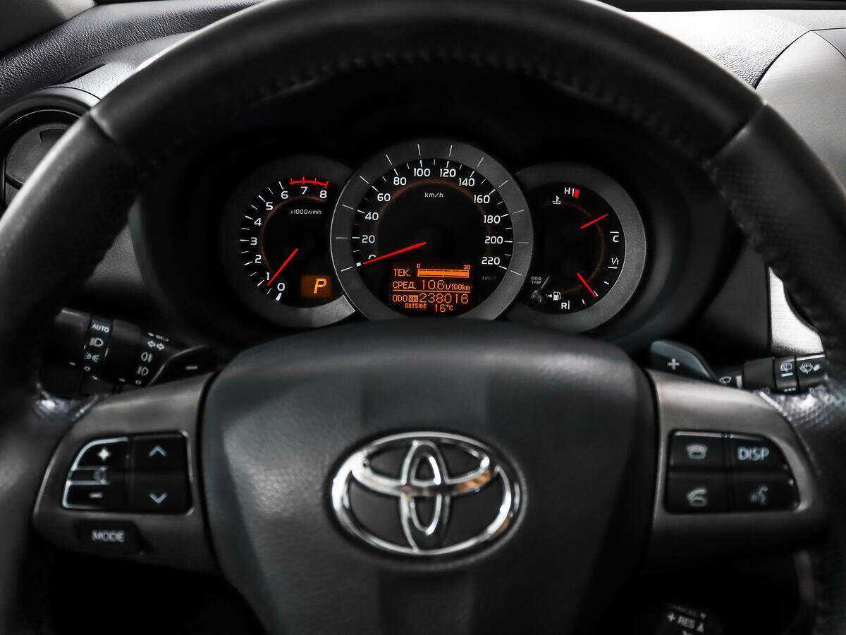 Toyota RAV4 с пробегом — 2011 год. Фото: #15