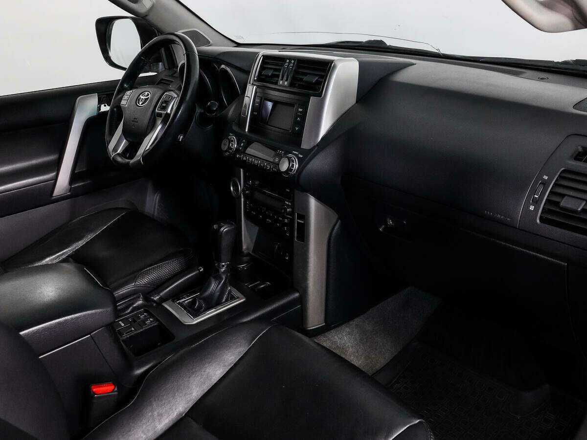 Toyota Land Cruiser Prado с пробегом — 2011 год. Фото: #13