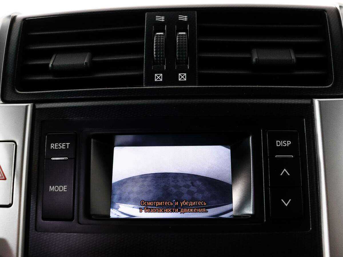 Toyota Land Cruiser Prado с пробегом — 2011 год. Фото: #17