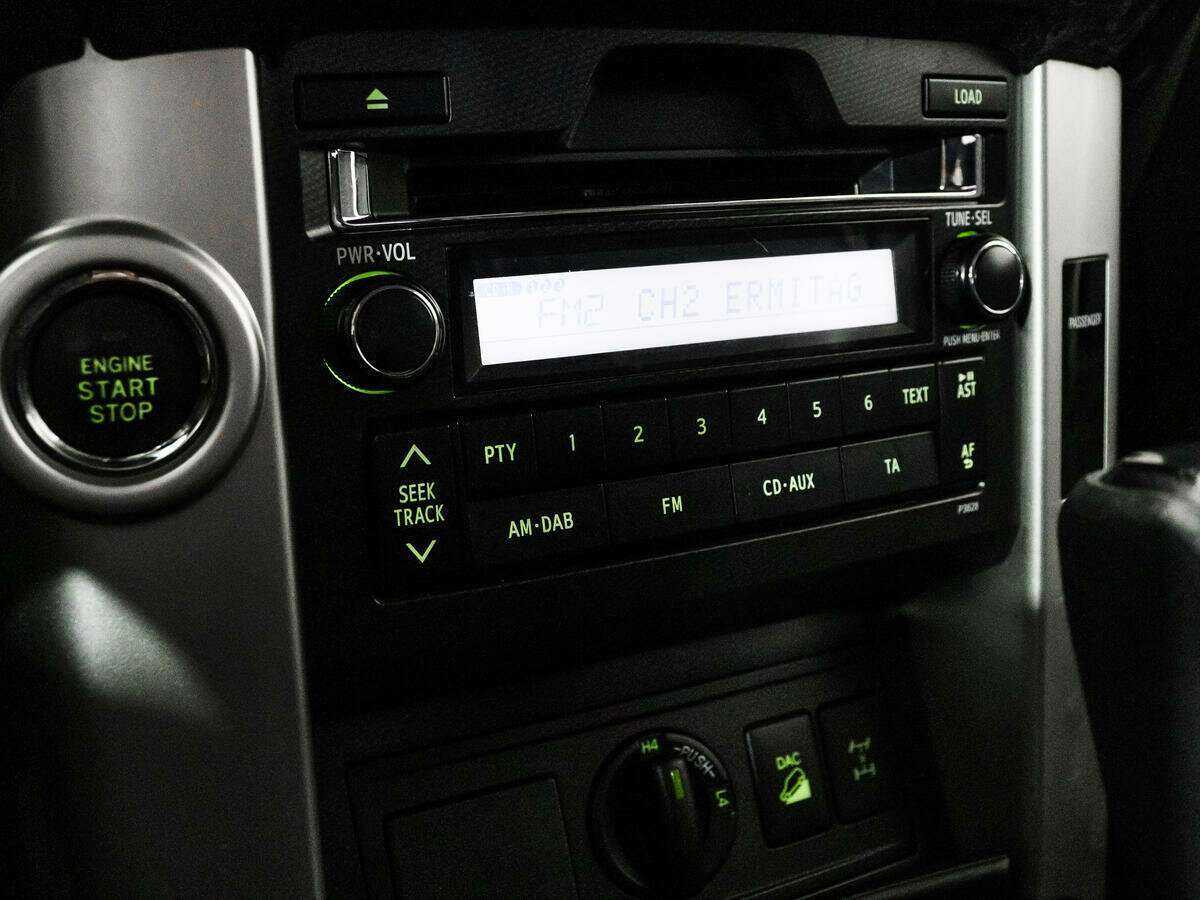 Toyota Land Cruiser Prado с пробегом — 2011 год. Фото: #18