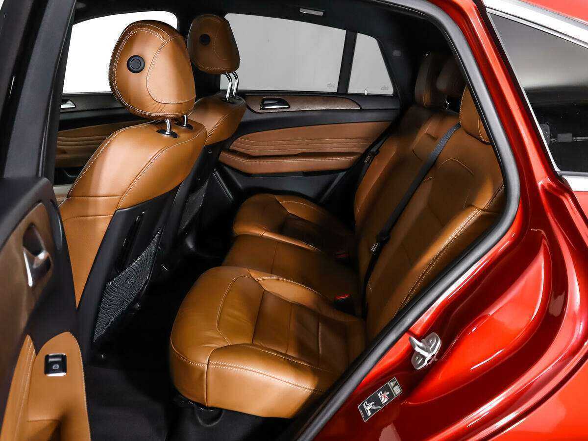 Mercedes-Benz GLE Coupe с пробегом — 2016 год. Фото: #12