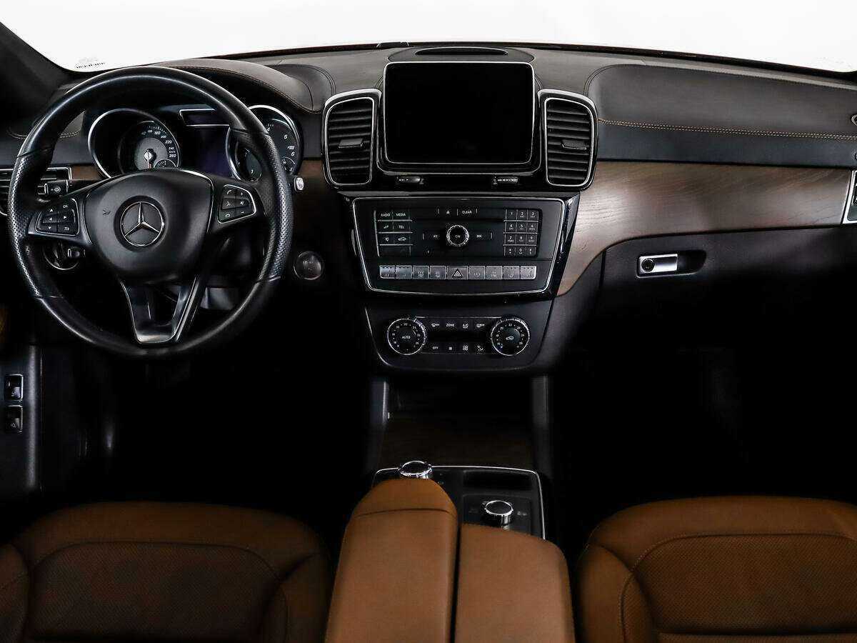 Mercedes-Benz GLE Coupe с пробегом — 2016 год. Фото: #14