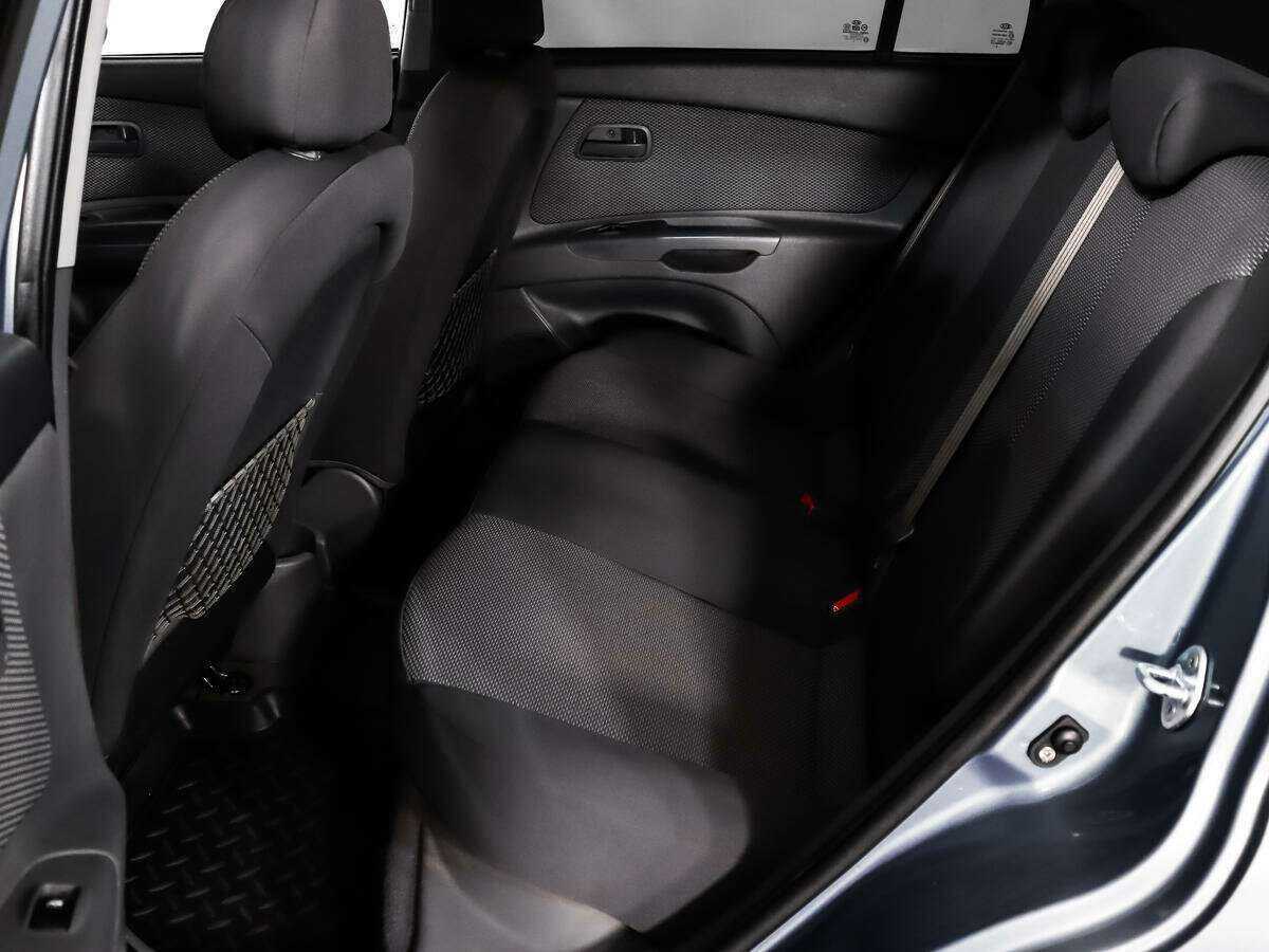 Kia Rio с пробегом — 2009 год. Фото: #7