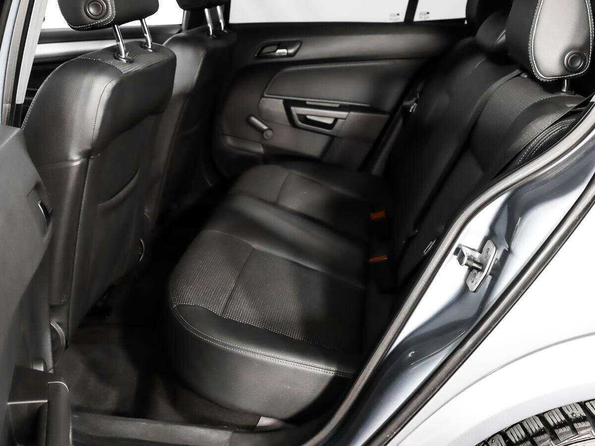 Opel Astra с пробегом — 2006 год. Фото: #9