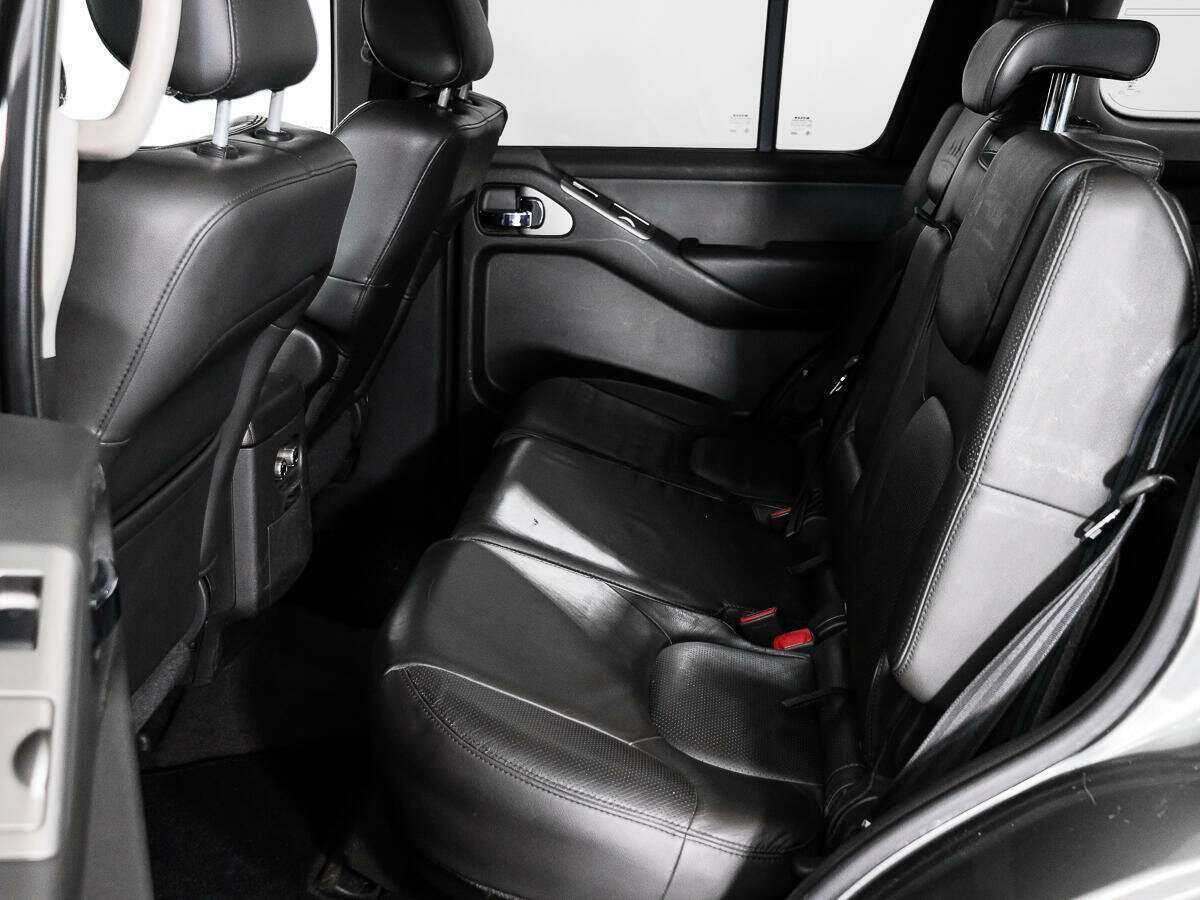 Nissan Pathfinder с пробегом — 2006 год. Фото: #9