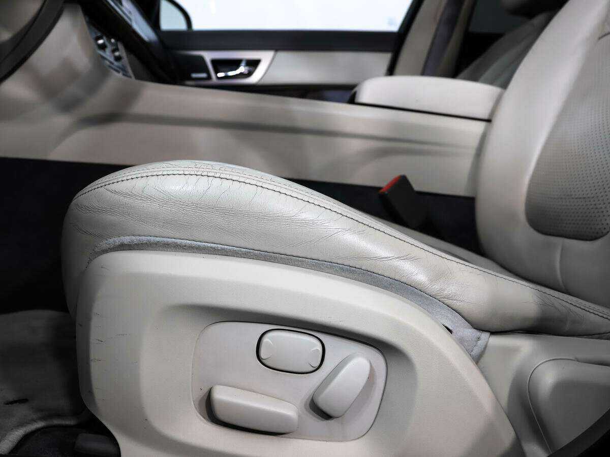 Jaguar XF с пробегом — 2008 год. Фото: #10