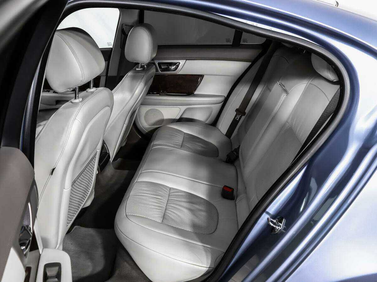 Jaguar XF с пробегом — 2008 год. Фото: #12