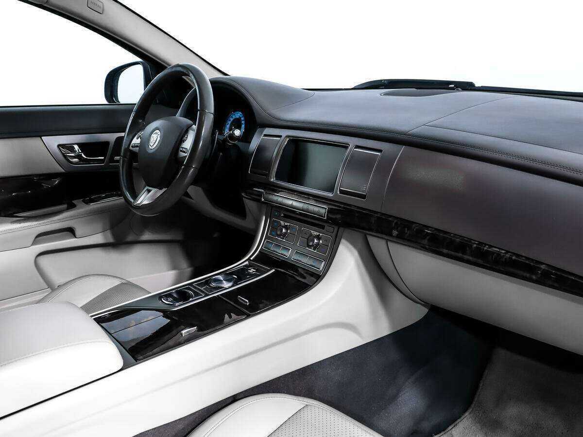 Jaguar XF с пробегом — 2008 год. Фото: #13