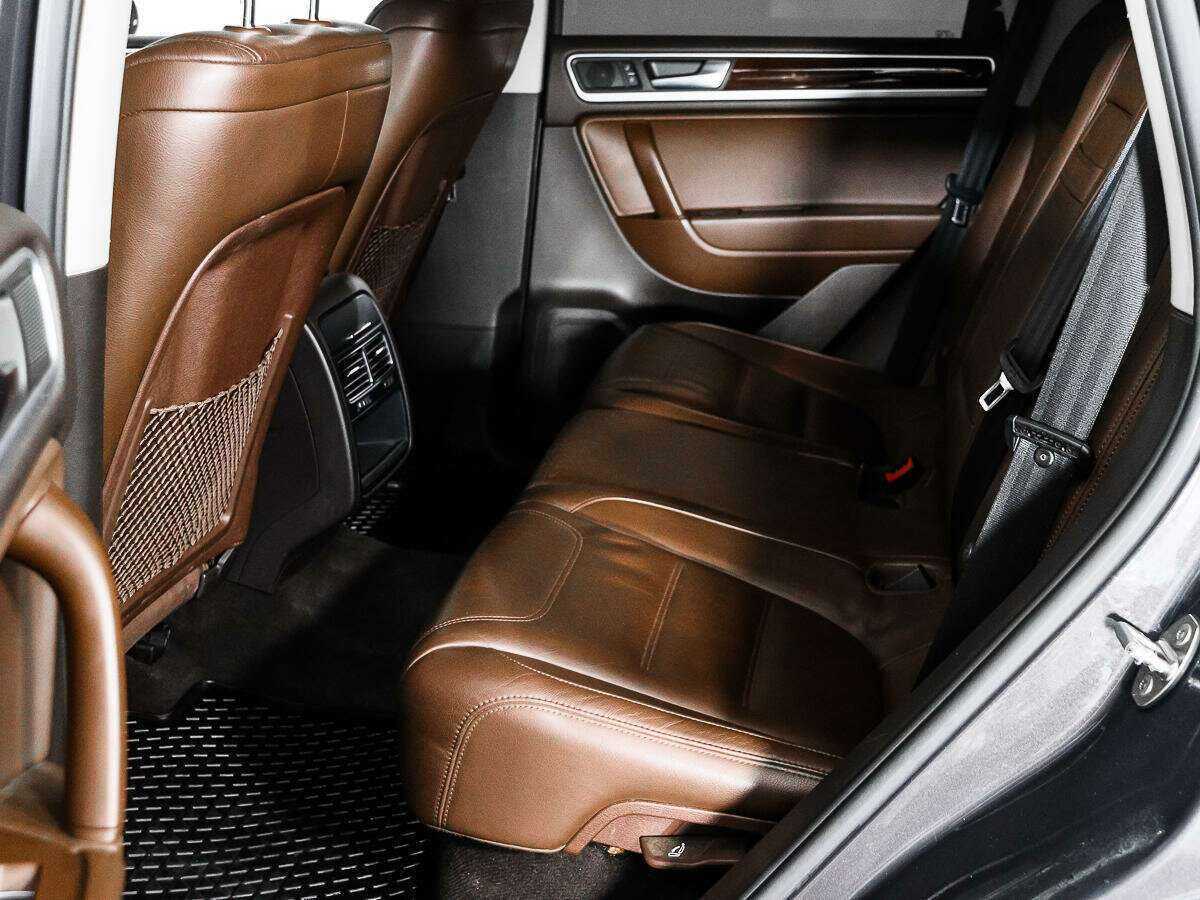 Volkswagen Touareg с пробегом — 2011 год. Фото: #10