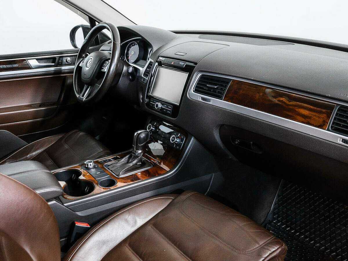 Volkswagen Touareg с пробегом — 2011 год. Фото: #12