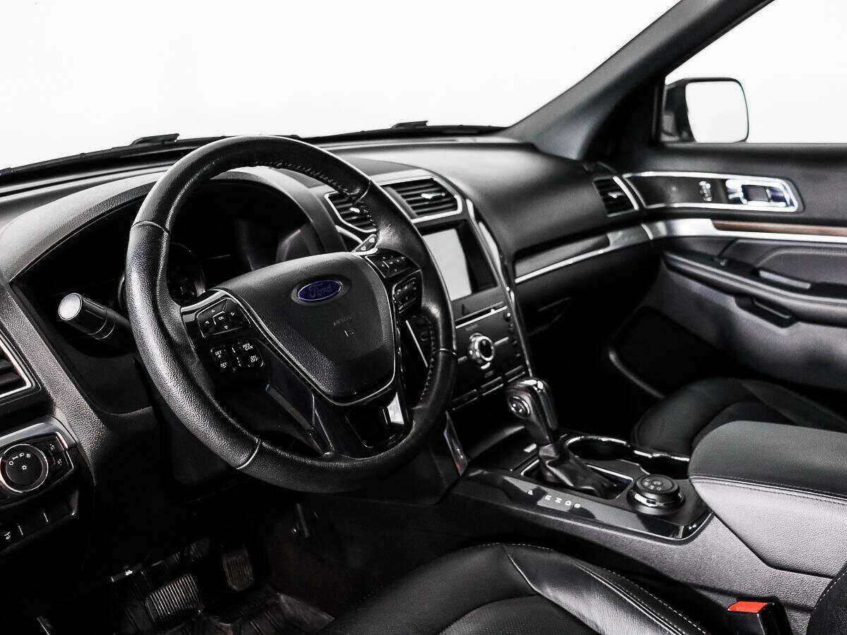 Ford Explorer с пробегом — 2018 год. Фото: #8