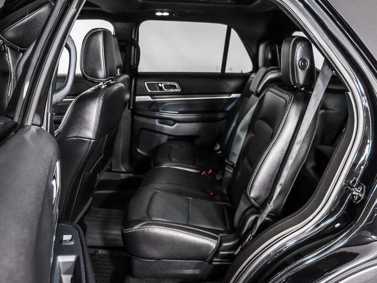 Ford Explorer с пробегом — 2018 год. Фото: #11