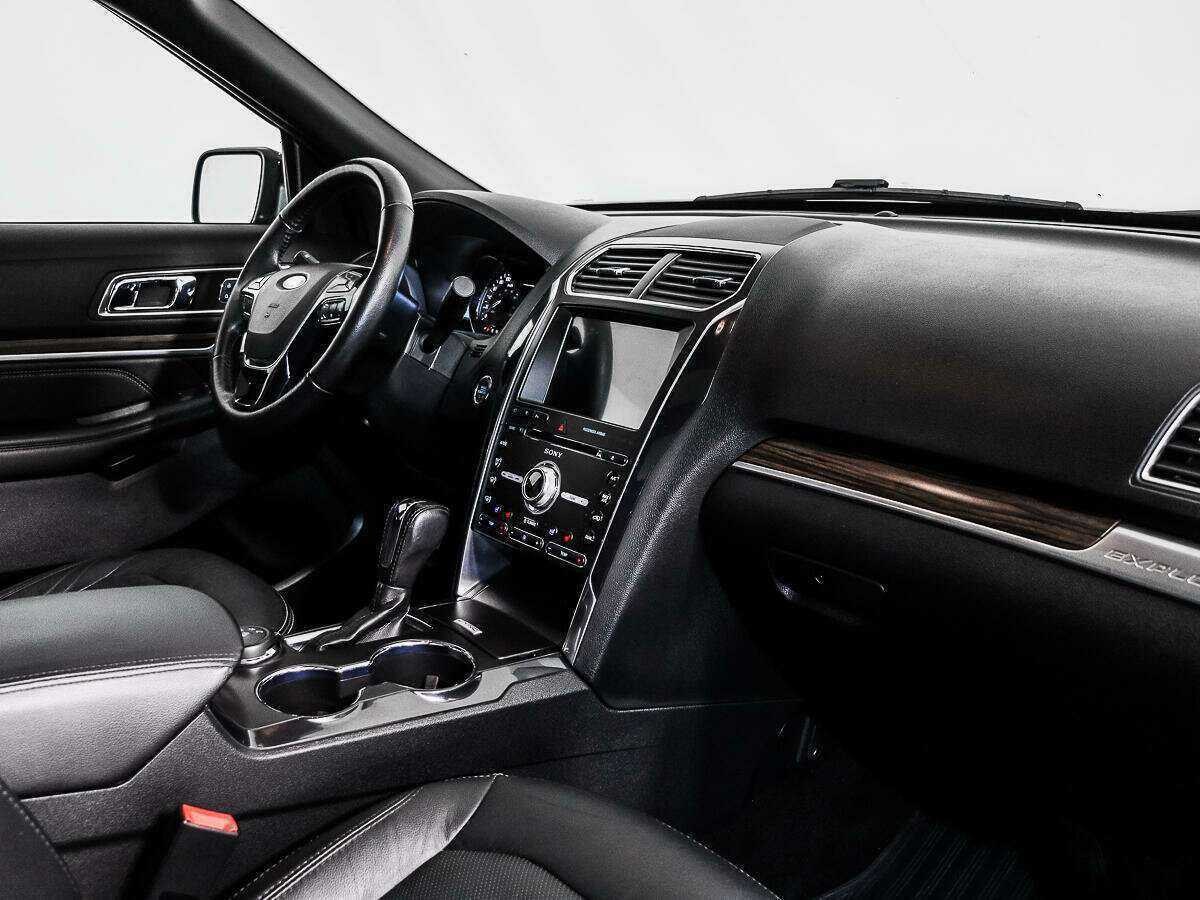 Ford Explorer с пробегом — 2018 год. Фото: #13