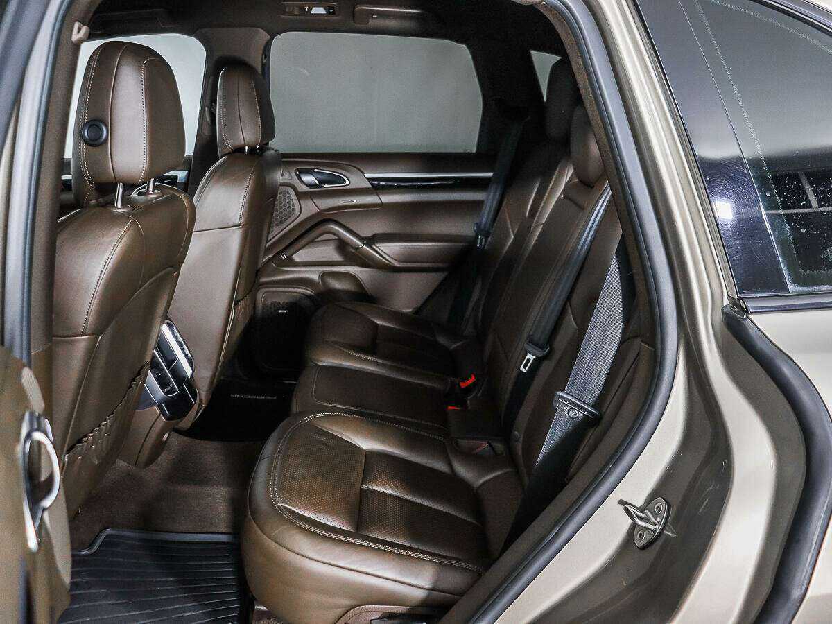Porsche Cayenne с пробегом — 2016 год. Фото: #11