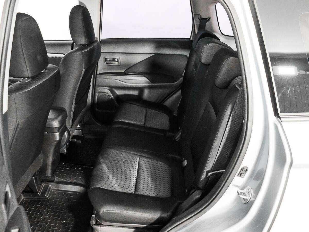 Mitsubishi Outlander с пробегом — 2012 год. Фото: #9