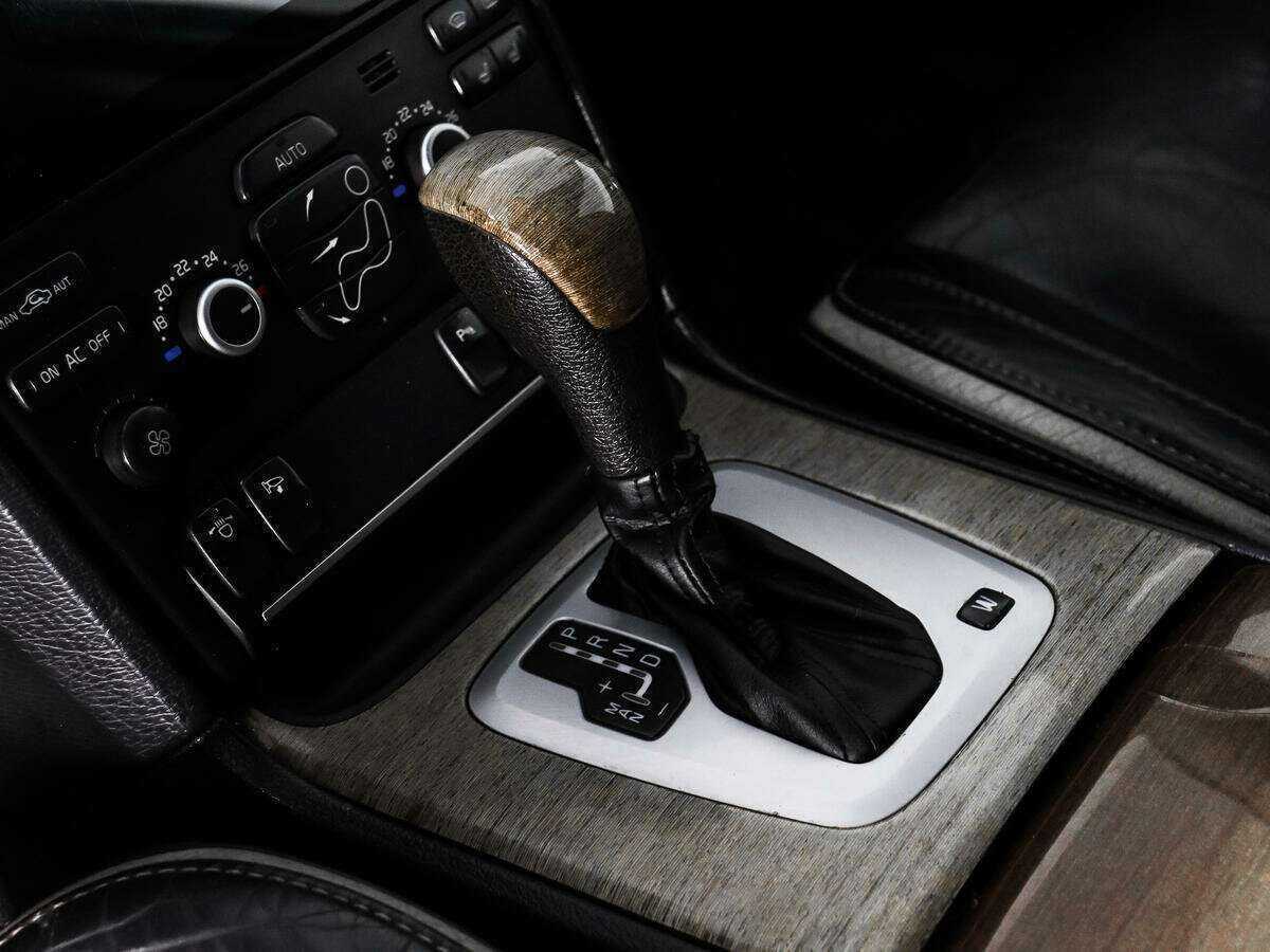 Volvo XC90 с пробегом — 2008 год. Фото: #9