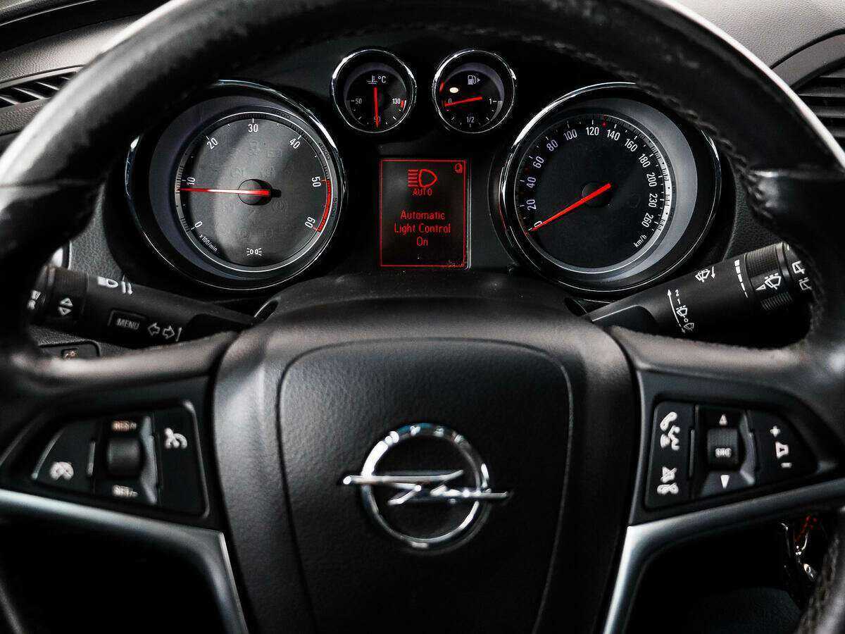 Opel Insignia с пробегом — 2009 год. Фото: #15