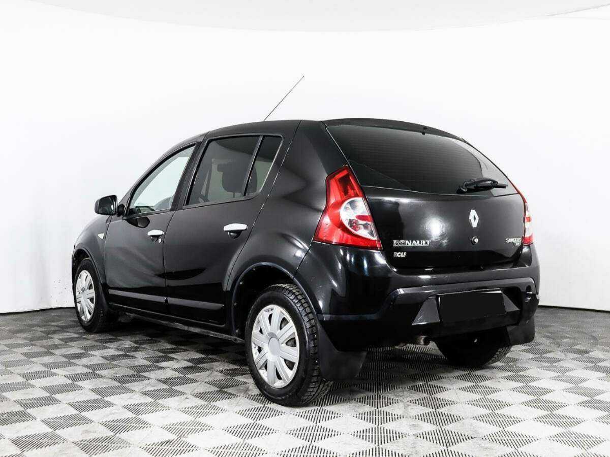 Renault Sandero с пробегом — 2011 год. Фото: #6