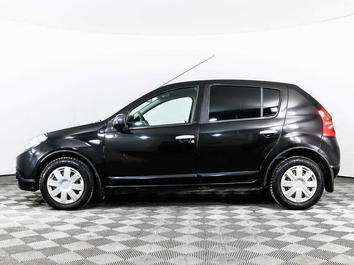 Renault Sandero с пробегом — 2011 год. Фото: #7