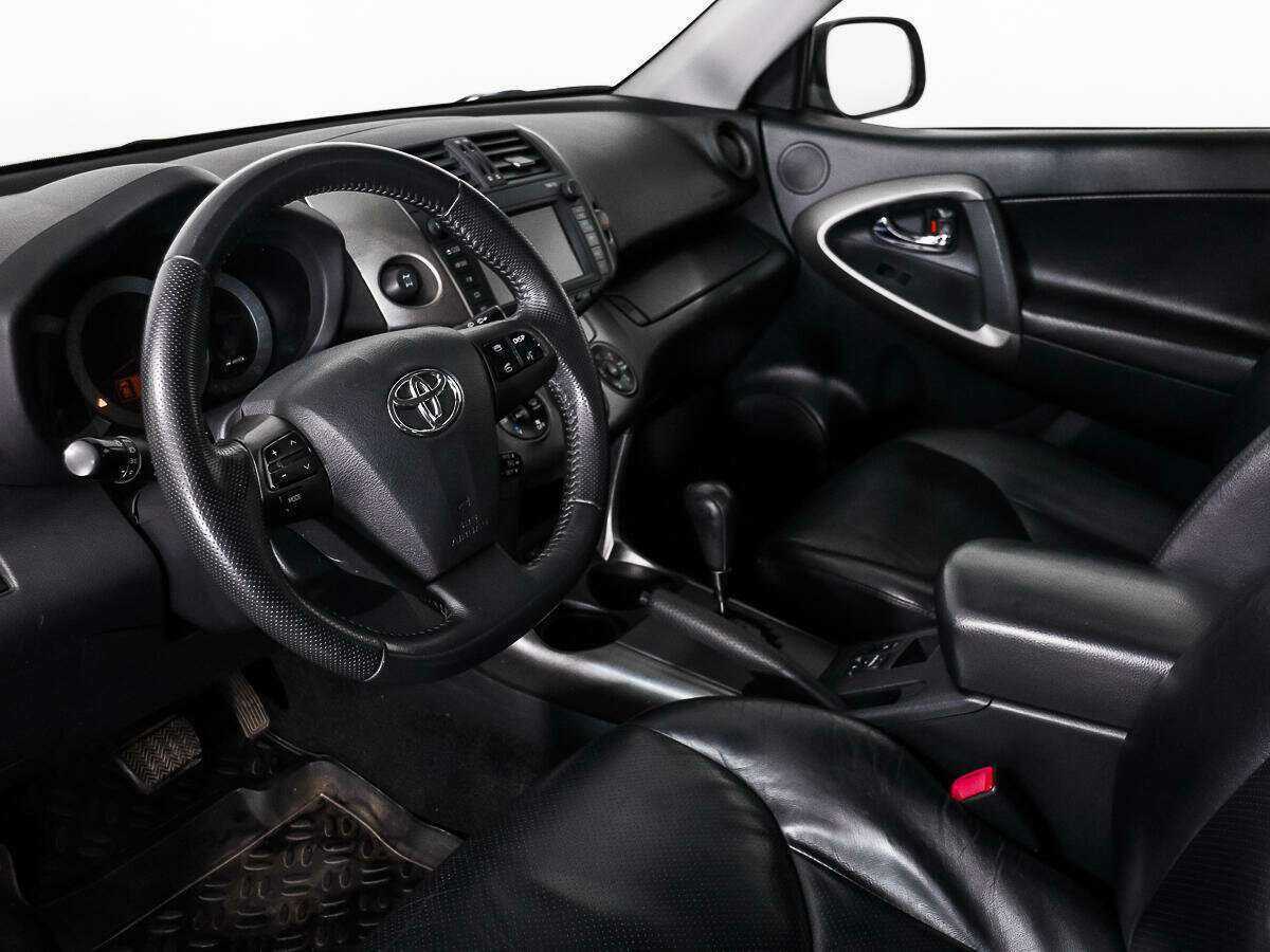 Toyota RAV4 с пробегом — 2010 год. Фото: #8