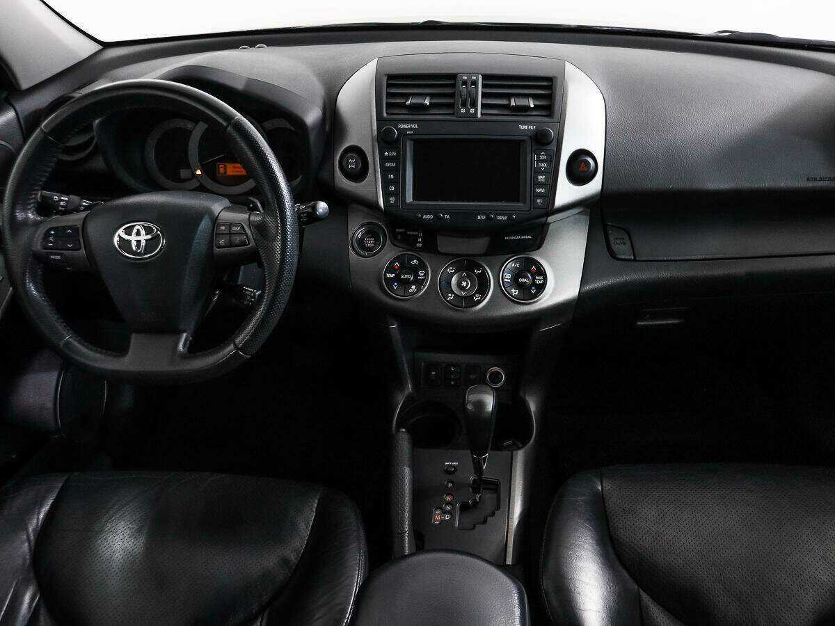 Toyota RAV4 с пробегом — 2010 год. Фото: #13