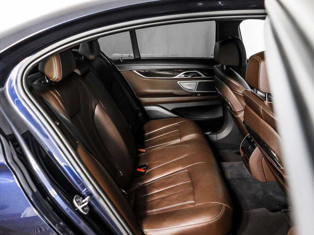 BMW 7 серии с пробегом — 2016 год. Фото: #15