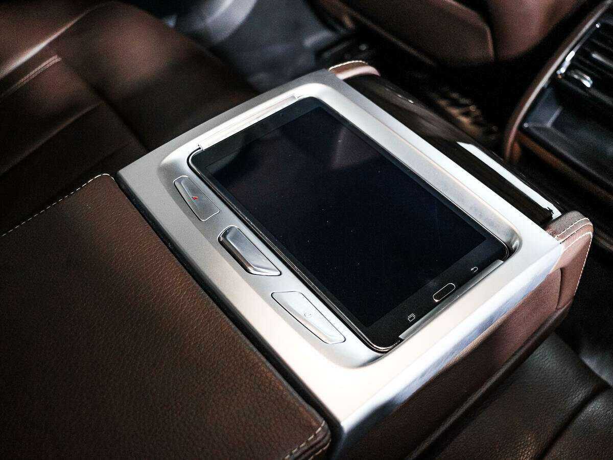 BMW 7 серии с пробегом — 2016 год. Фото: #17