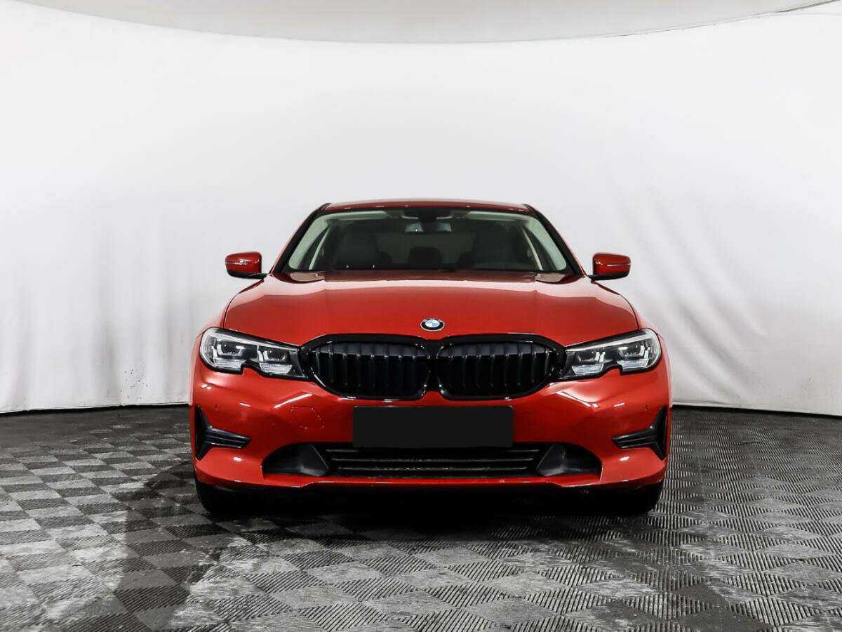 BMW 3 серии с пробегом — 2020 год. Фото: #1